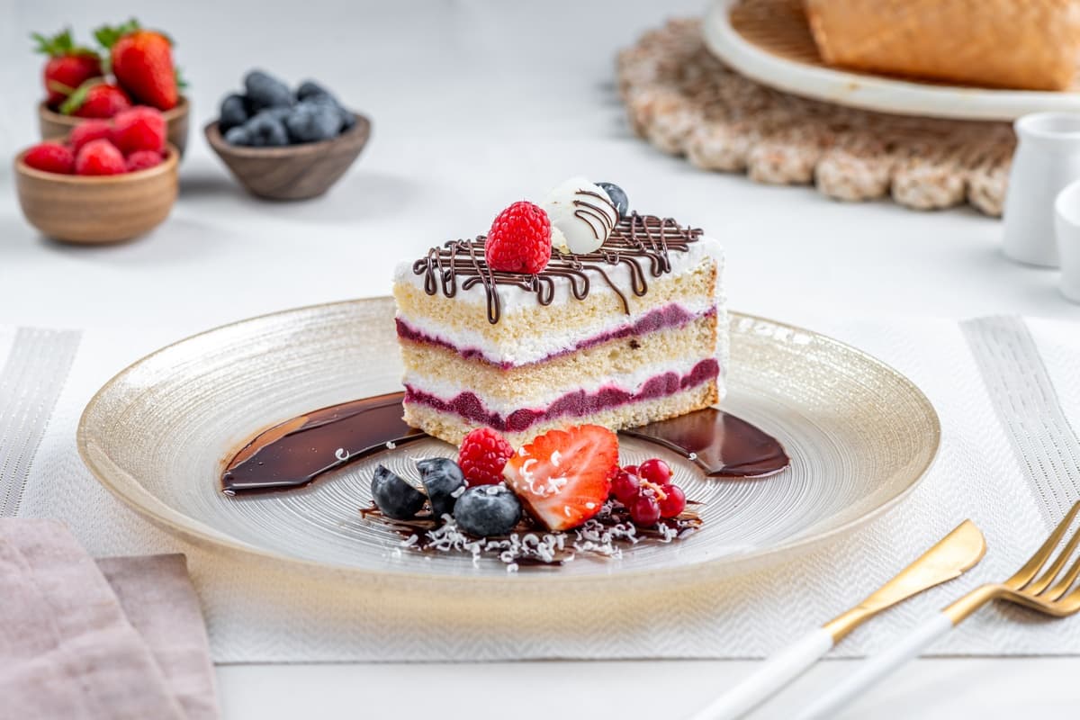 Vanilla & Cherry Cake